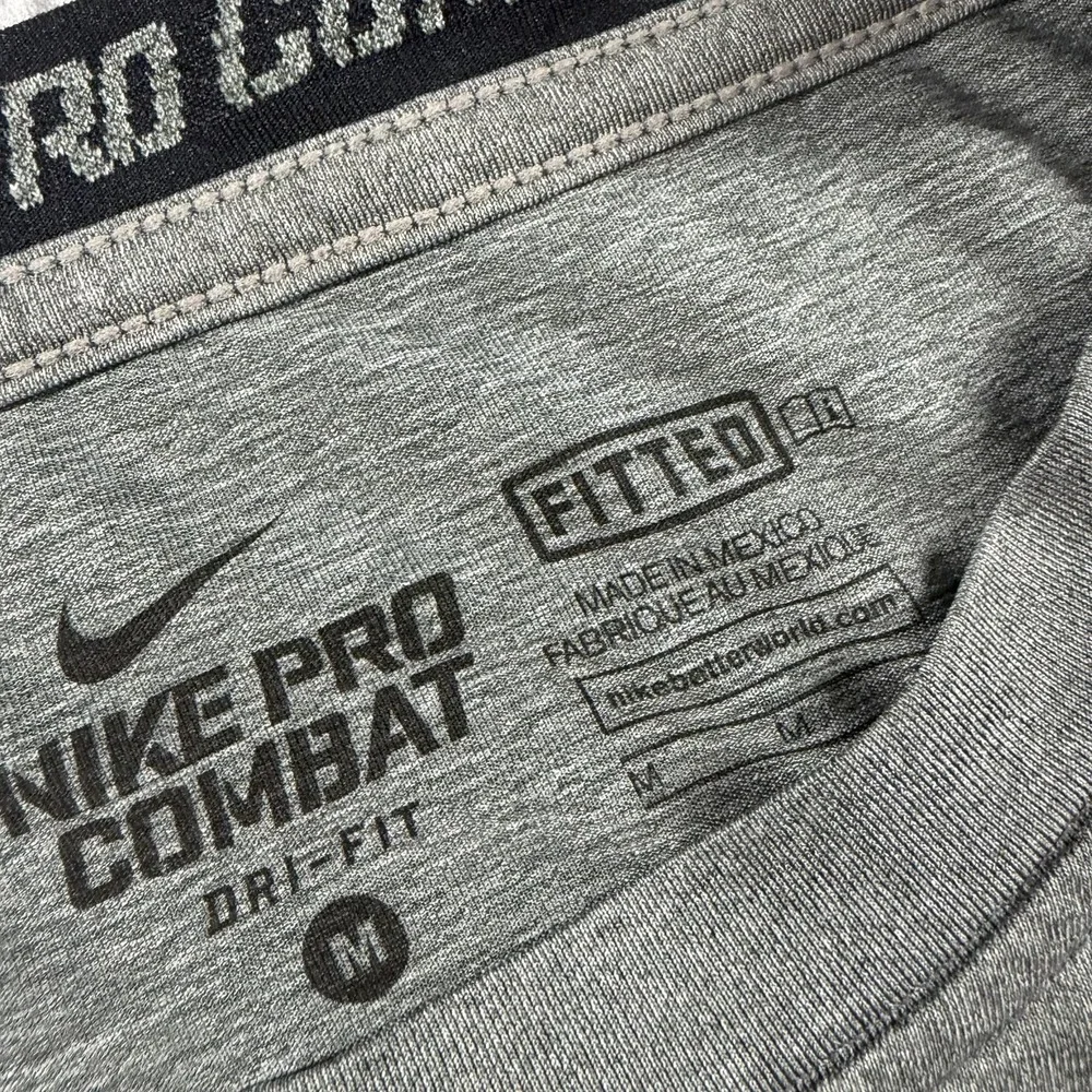 Nike Pro Combat Shirt Mens Medium Gray Fitted Short Sleeve Dri Fit Base Layer